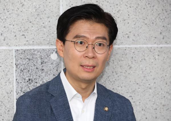 Rep. Cho Jung-hun of the Transition Korea party (Yonhap)
