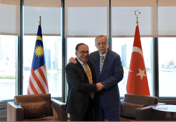 PM Anwar: Turkiye agrees MAHB should co<em></em>ntinue operating Istanbul Sabiha Gokcen Internatio<em></em>nal Airport
